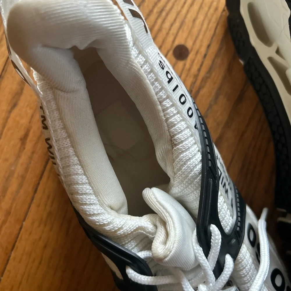 Sneakers - Picture 3 of 4